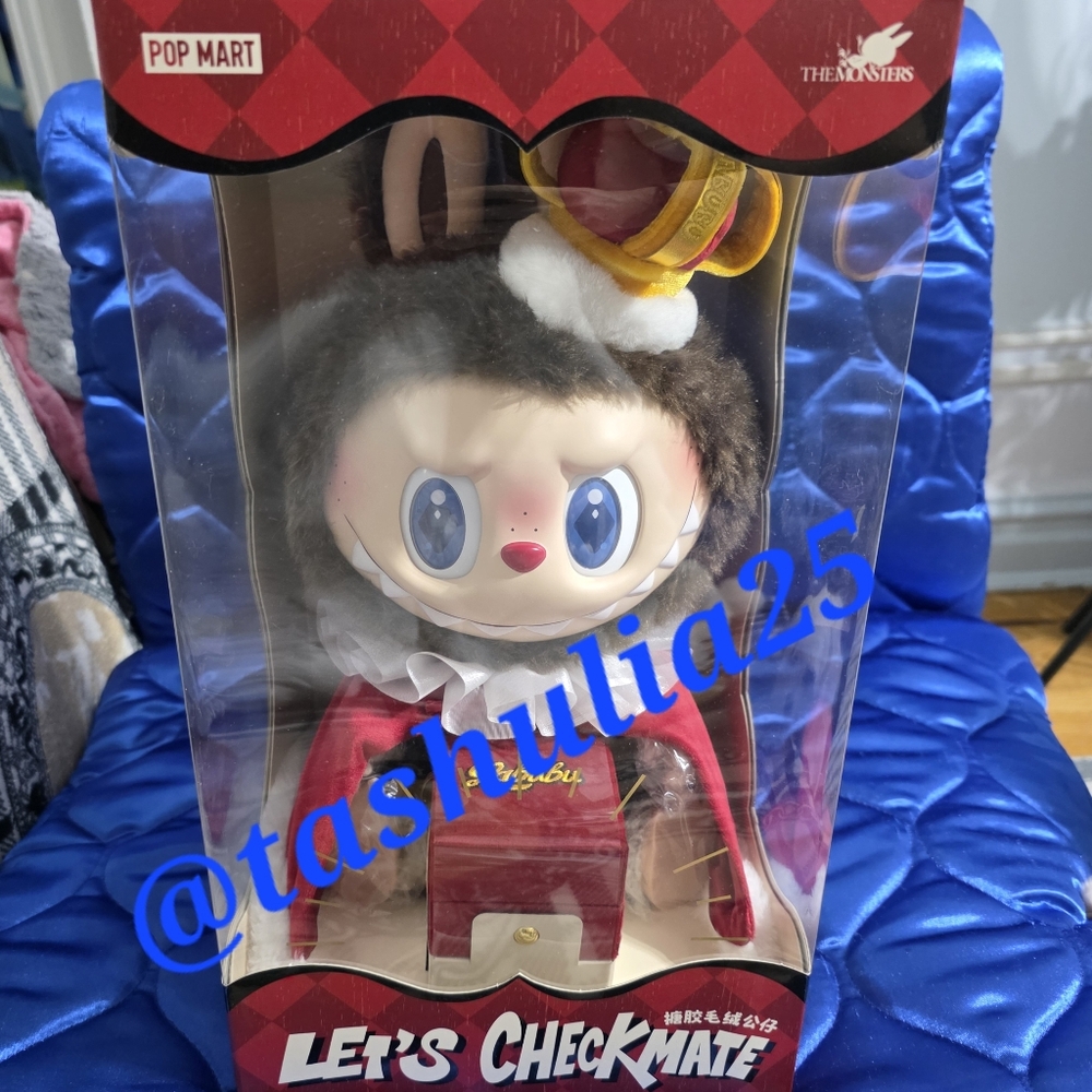 Pop Mart THE MONSTERS Let's Checkmate Series-Vinyl Plush Doll King